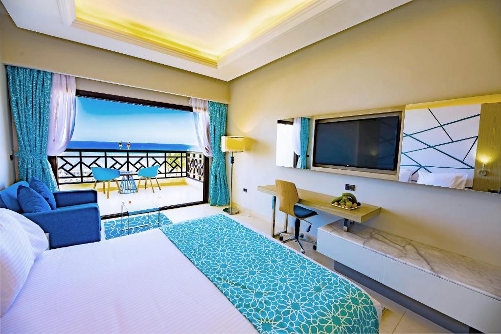 Gravity Hotel & Aqua Park Sahl Hasheesh Families and Couples Only — Hotel rooms in Sahl Hasheesh, Red Sea