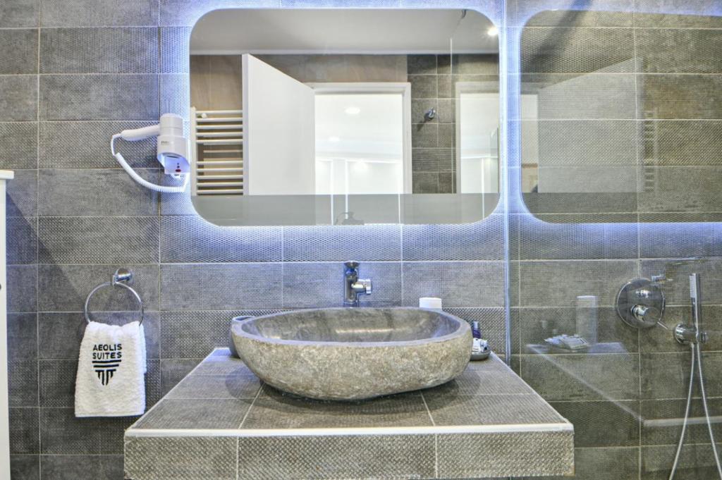 AEOLIS SUITES photo