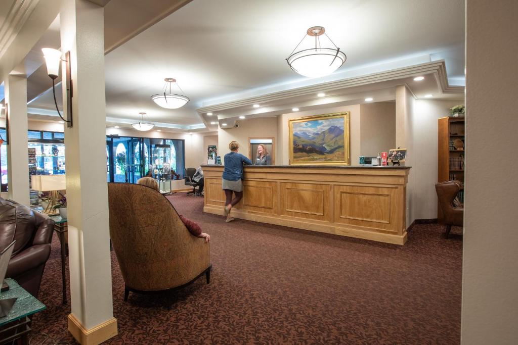 Lobby, Sophie Station Suites in Fairbanks (AK)
