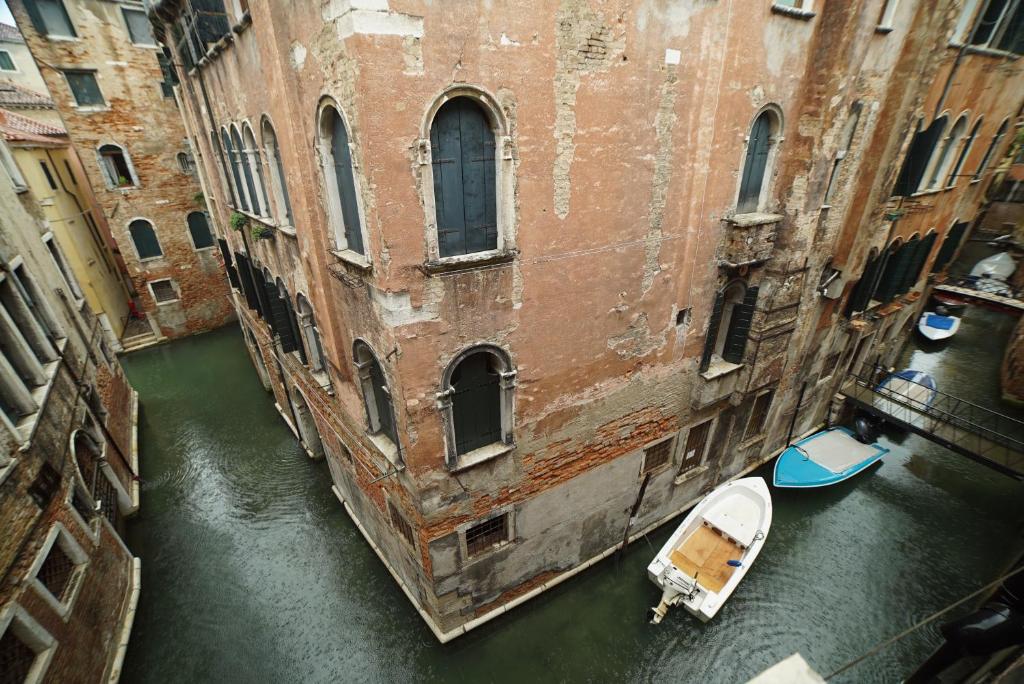 Hotel Canada — Hotel rooms in Venice, Veneto