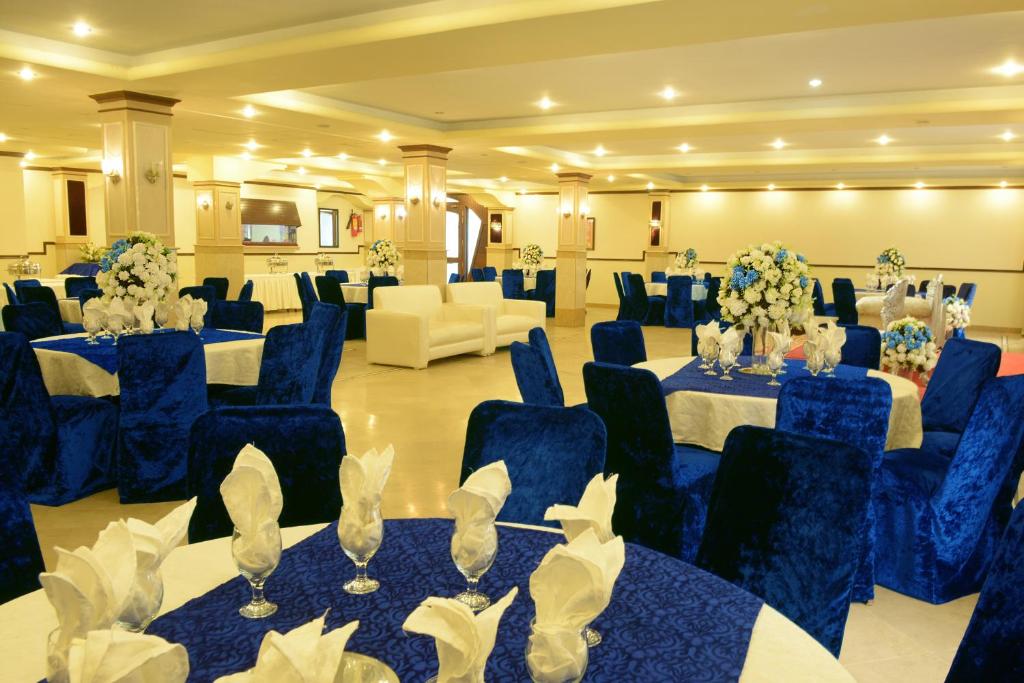 Banquet hall