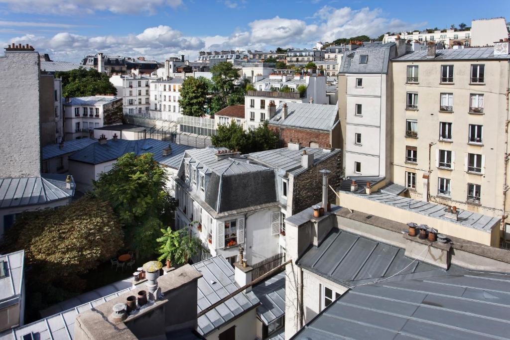 Located in Paris tourist area
