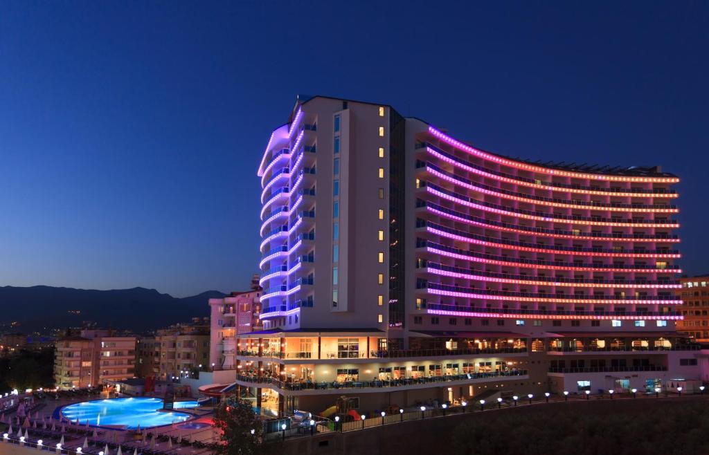 Diamond Hill Resort Hotel — Alanya