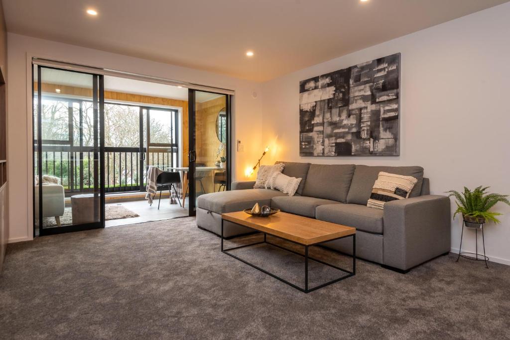Penthouse with Park View — Hotel in Christchurch