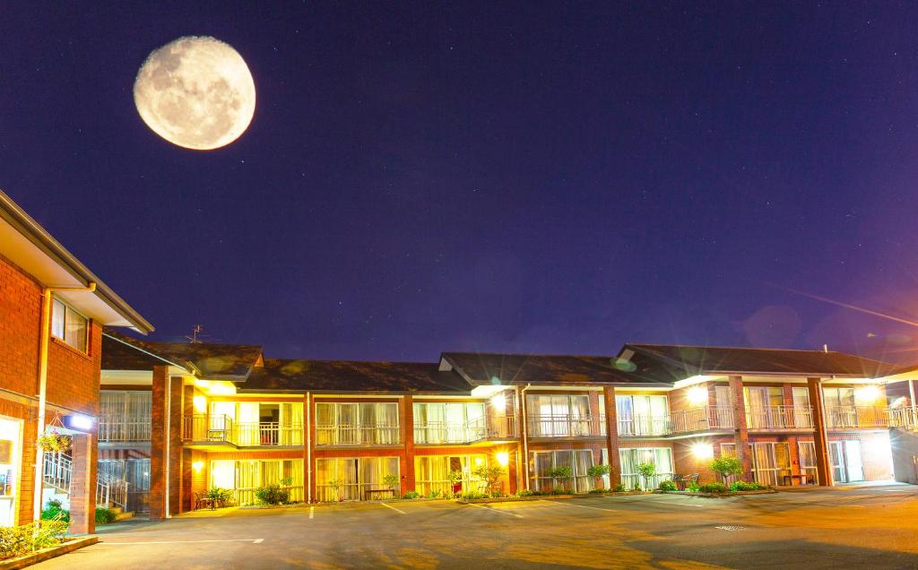 Cranford Oak Motel photo