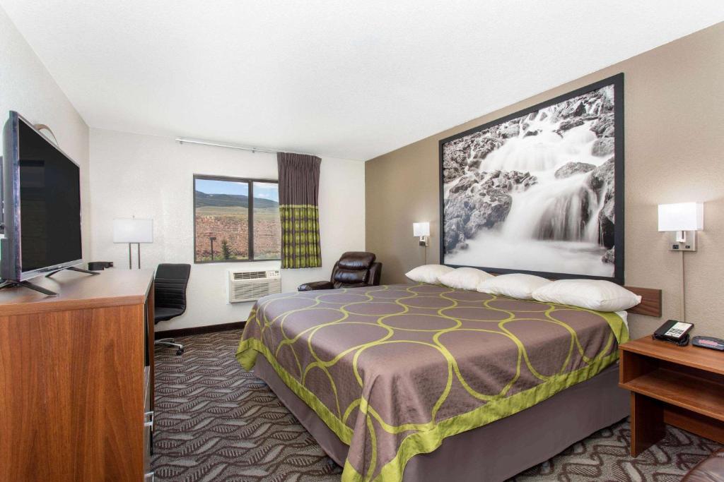 Super 8 By Wyndham Dubois Photo 32
