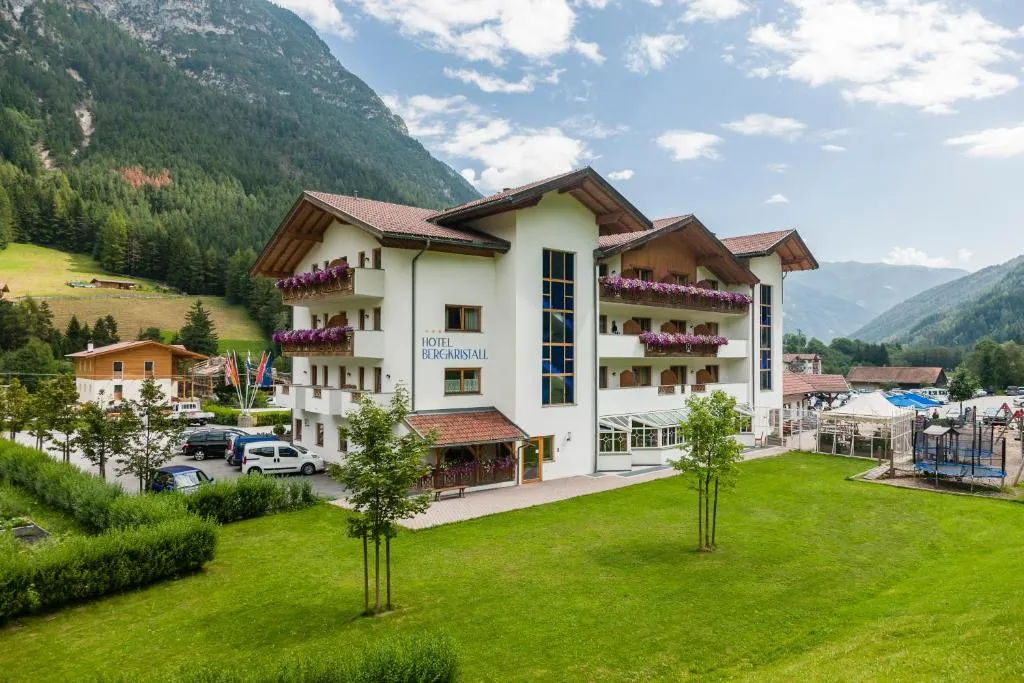 Hotel Bergkristall, hotel in Brennero