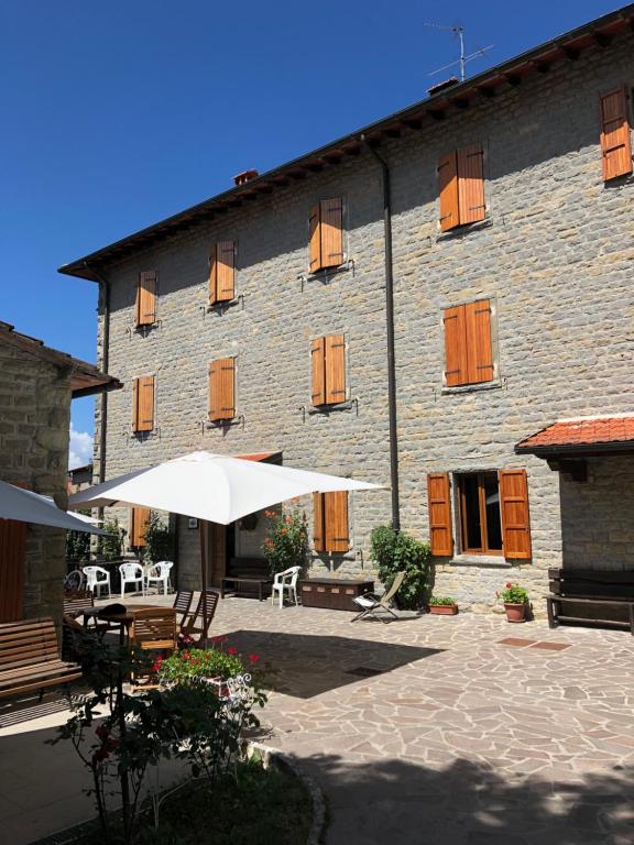 Albergo Ristorante Letizia — Hotel in Chiusi Della Verna