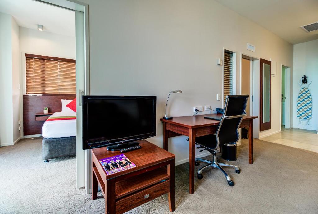 Shared lounge/TV area