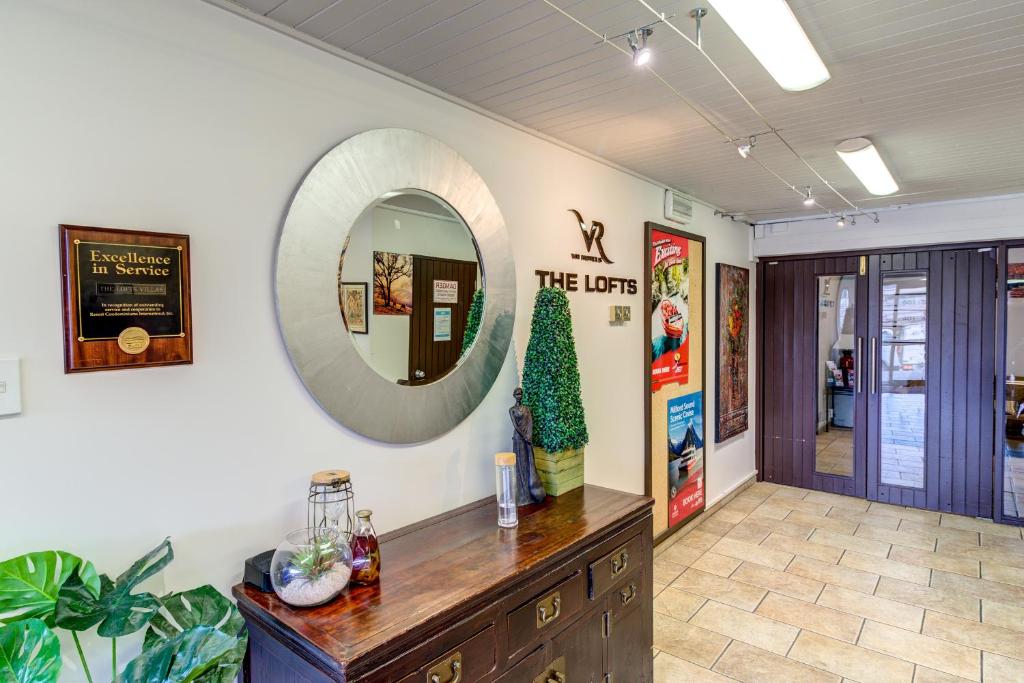 フロント・ロビー