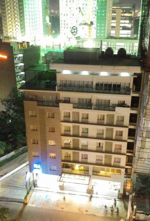 Zerenity Hotel and Suites photo