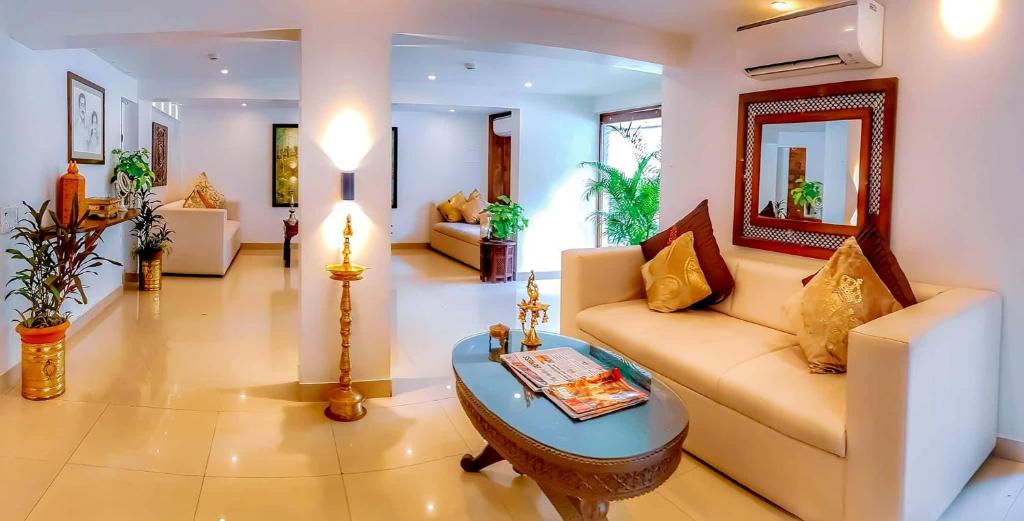 Samraj Hotel photo