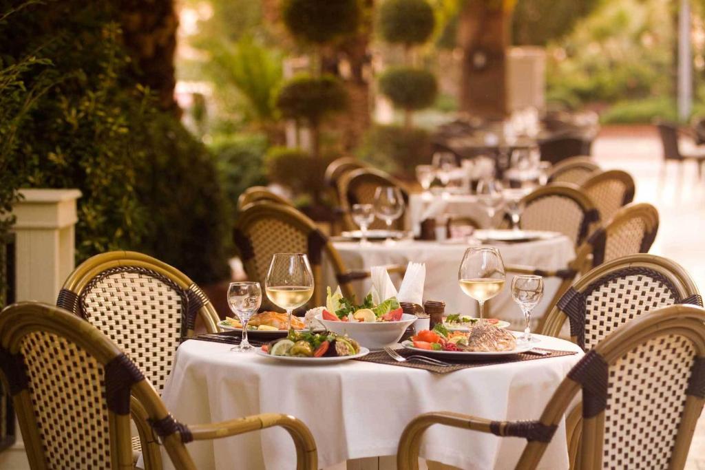 Gardenia Hotel — Restaurant & bars in Alanya