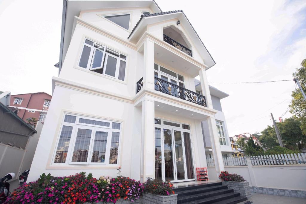 HUNA House — Hotel in Dalat