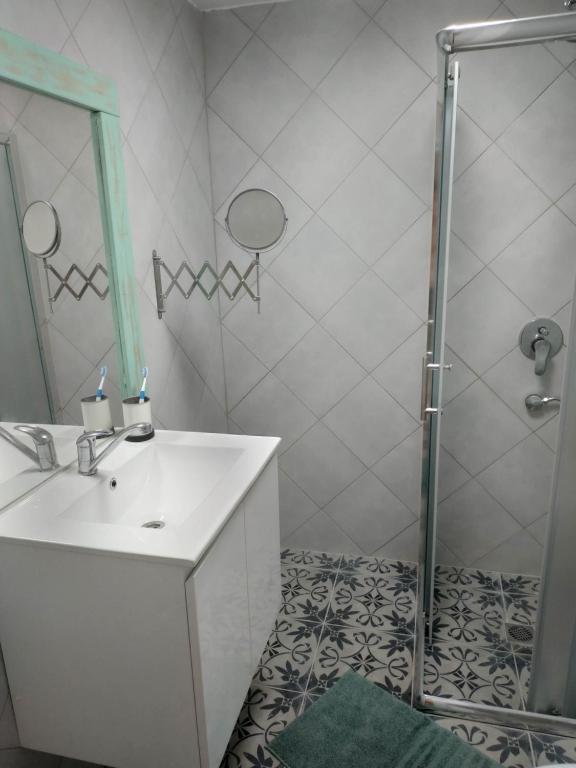 White Butterflies Apartment photo