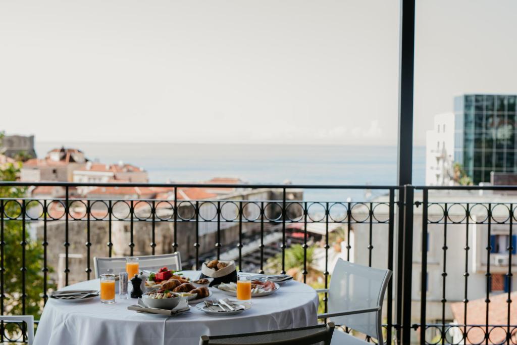 Hotel Majestic - 5