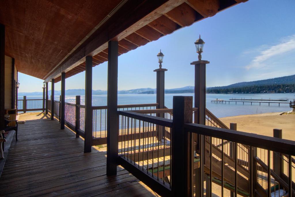 Mourelatos Lakeshore Resort photo