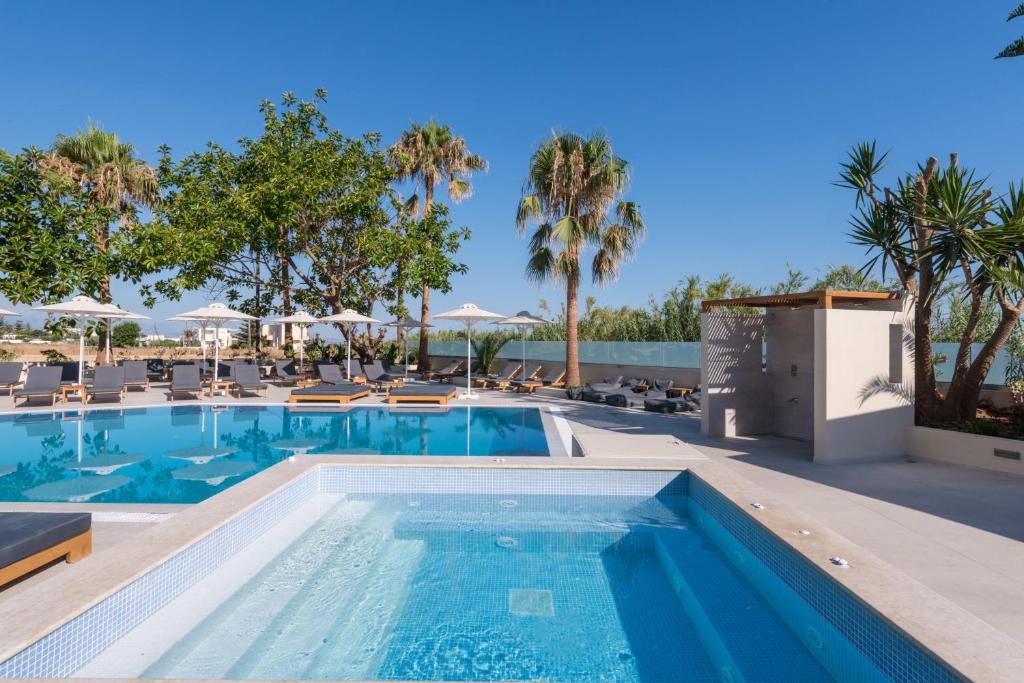 Imperial Palace Adults Only — Swimming pool in Pigianos Kampos