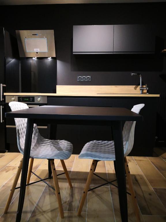 Studio moderne,parking,piscine,tennis,terrasse. - 4