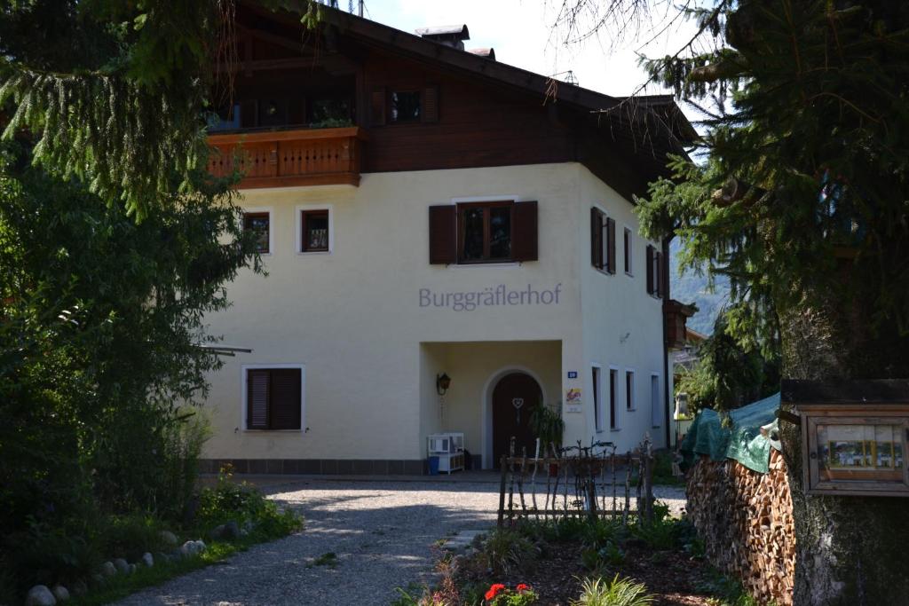 Burggräflerhof - 2