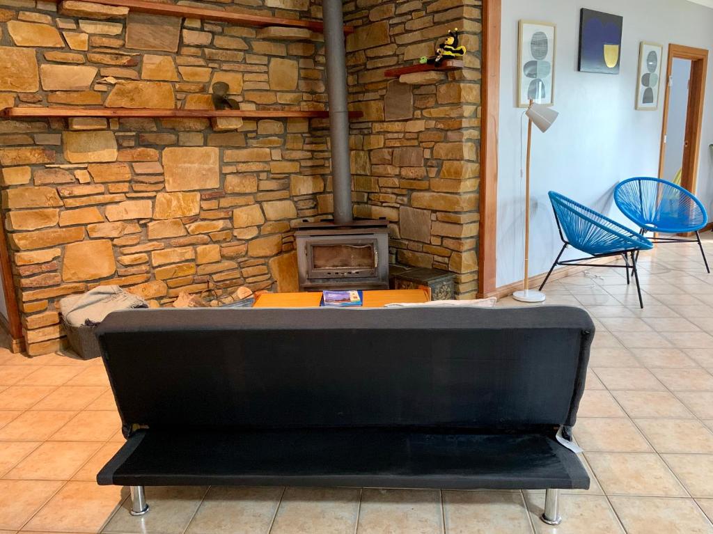 Bee’s Place - 3 bedroom home on 10 acres of land with distant ocean views photo