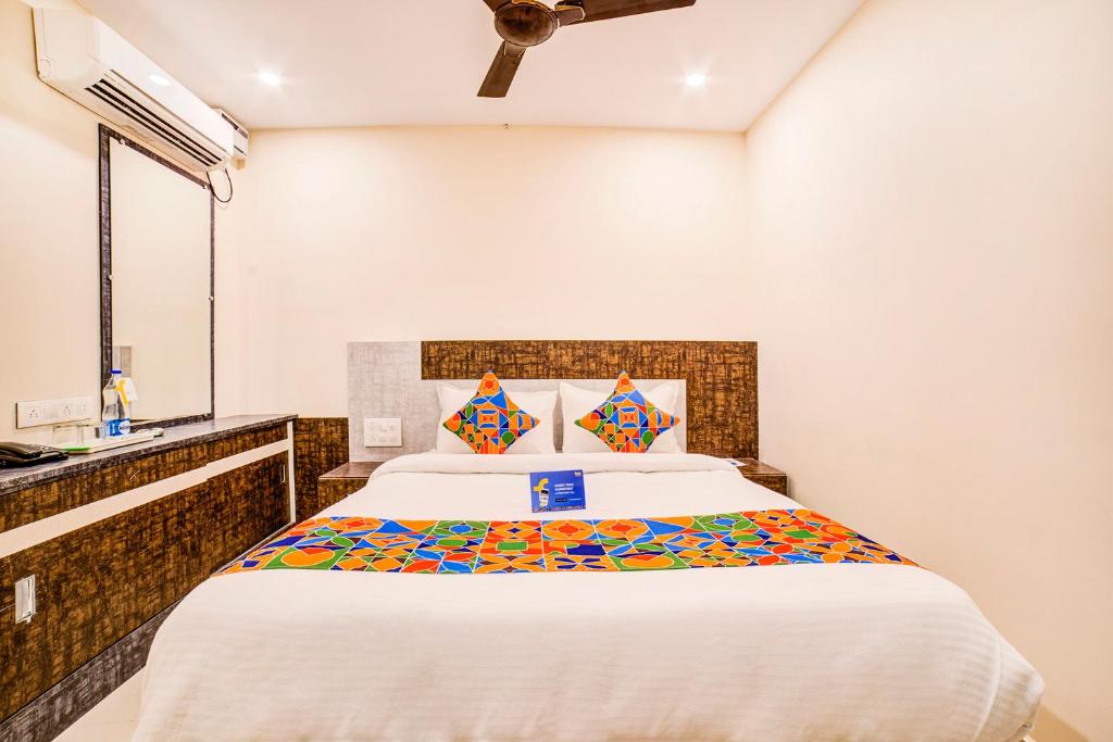 FabHotel Spark Inn photo