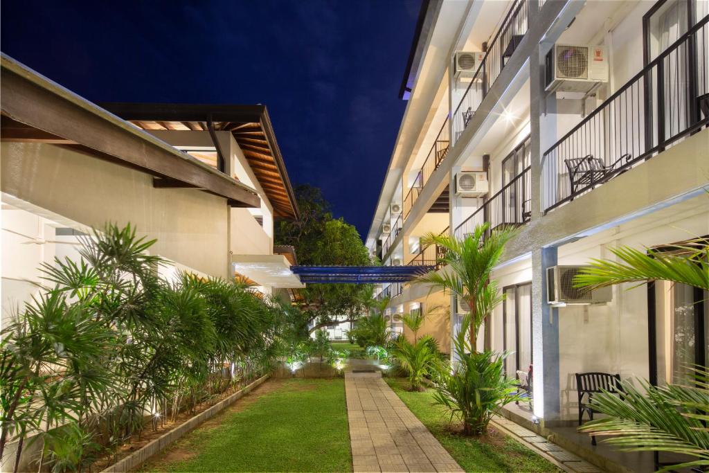Exterior view, The Blue Wave Hotel in Arugam Bay