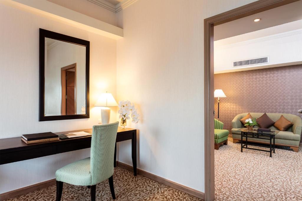 Baiyoke Sky Hotel — Hotel rooms in Bangkok, Bangkok