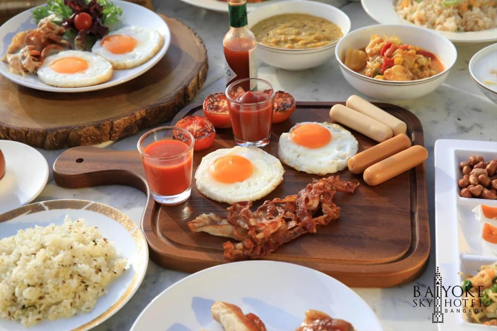 Baiyoke Sky Hotel — Restaurant & bars in Bangkok, Bangkok