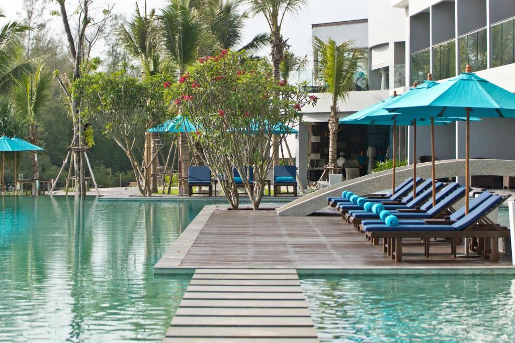 Le Coral Beach Resort & Cafe (SHA Extra Plus), Phuket | 2024 Updated ...