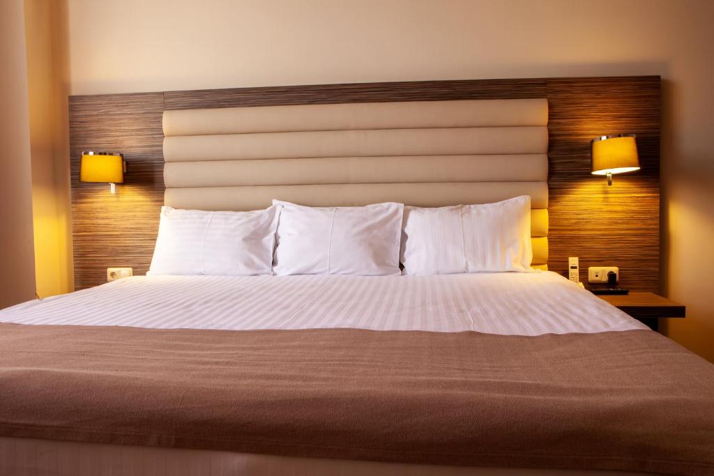 President Hotel by Hrazdan Hotel CJSC photo