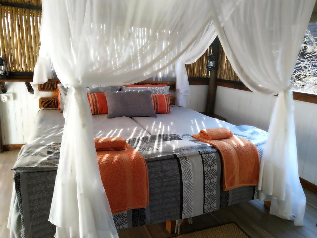 Facilities, Off Beat Safaris Bush Lodge in Hoedspruit