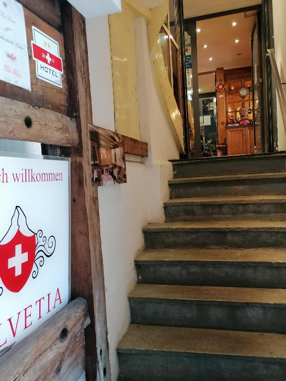 Petit Helvetia Budget Hotel - 3