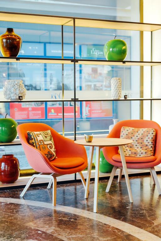 フロント・ロビー