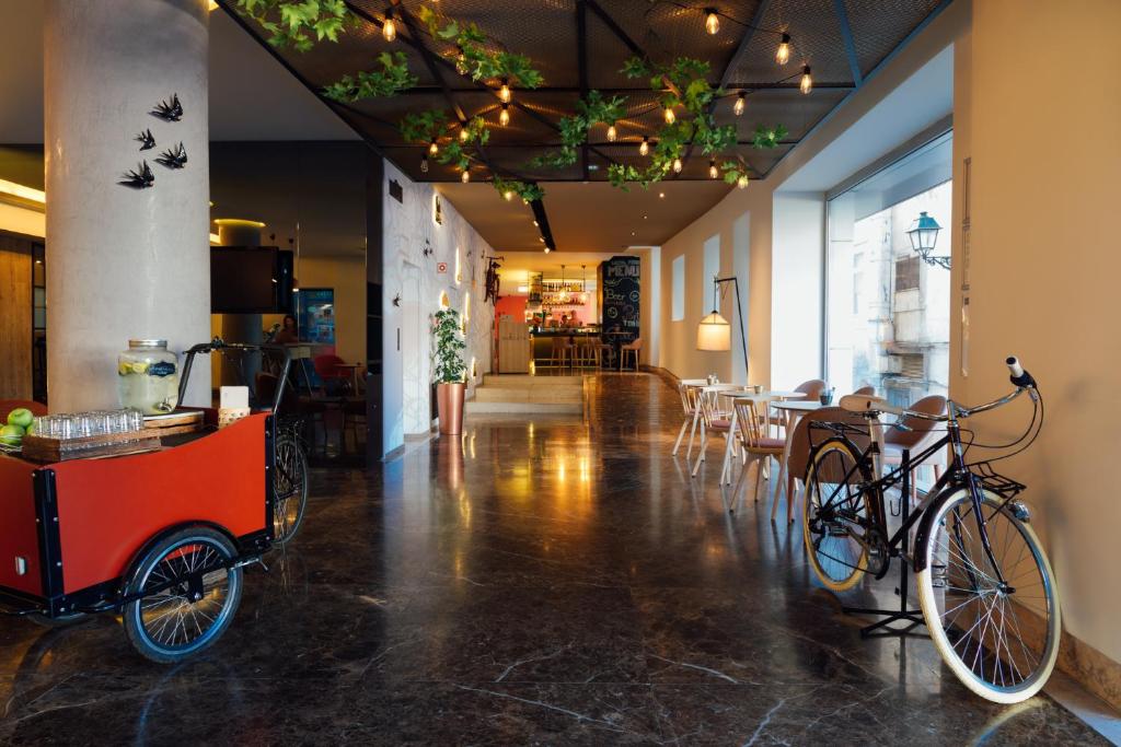 フロント・ロビー