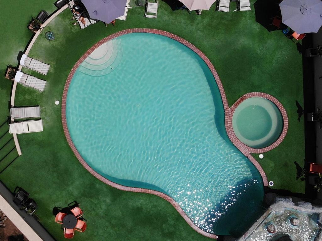 Hotel Corona Plaza — Hotel in Rosarito