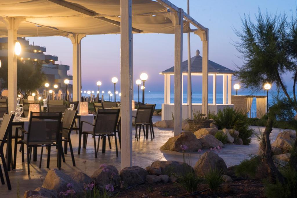 Radisson Sas Bay Point Resort Photo 12