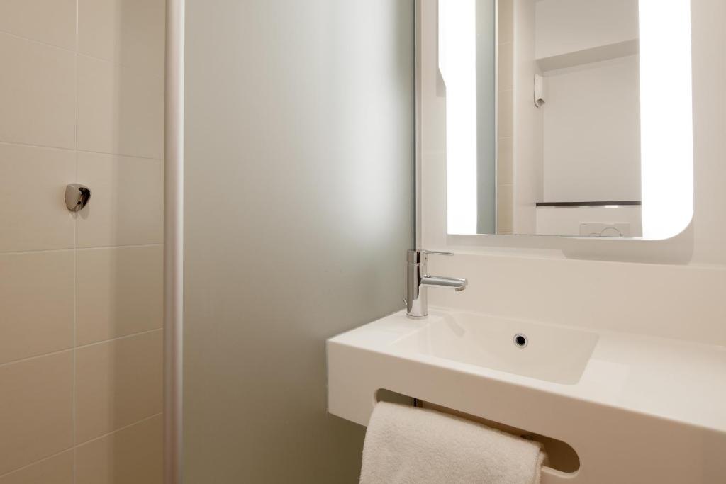 B&B HOTEL Le Havre Centre Gare photo