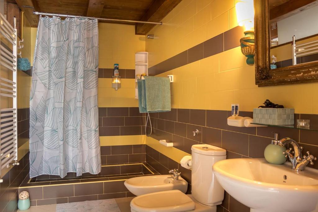 5 Comfortable apartment near old town center photo