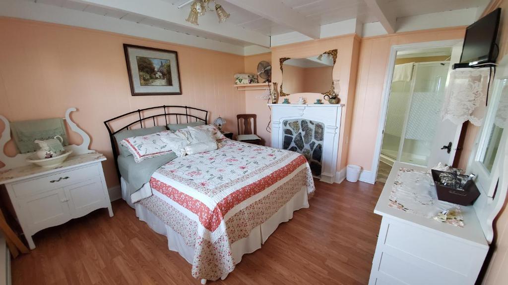 Hillside B&B - Adults Only photo