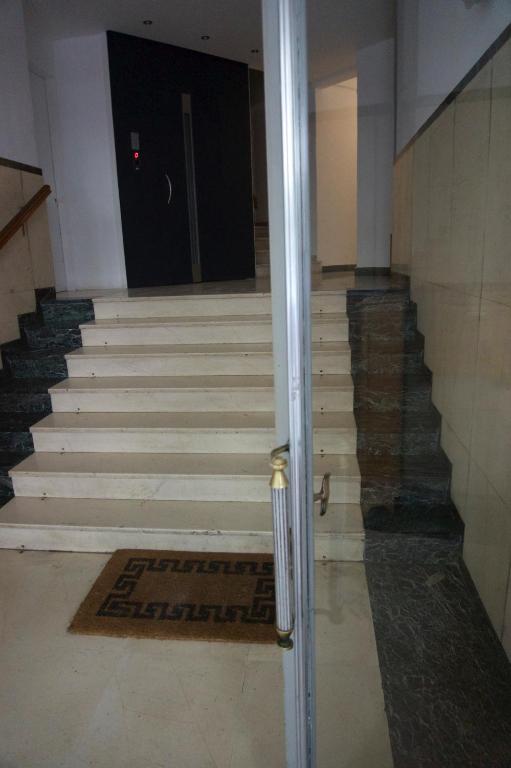 Classy private double rooms in apartment next to Acropolis photo