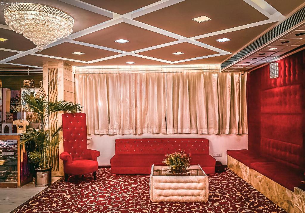 フロント・ロビー