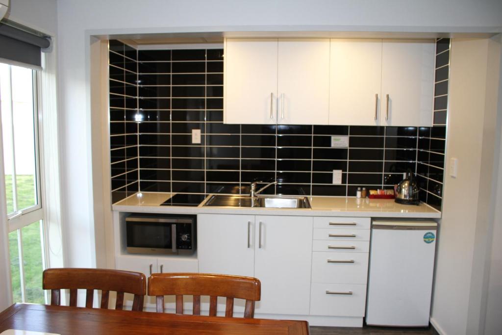 Birchwood Manor Motel