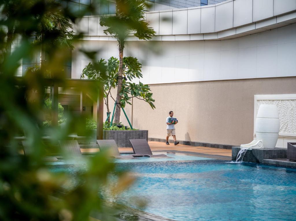 Swimming pool