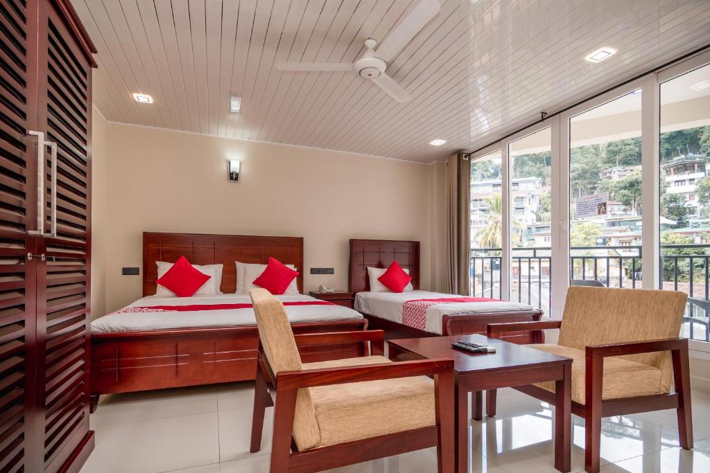 Janora Hills photo