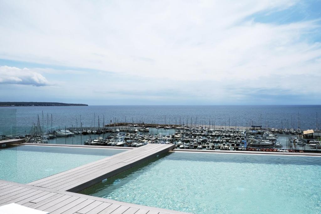 Hotel Las Arenas — Swimming pool in Playa de Palma, Balearic Islands
