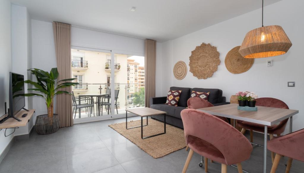 Sur Suites La Dorada, centricos soleados a pocos metros de la Playa y con Parking Opcional - 2