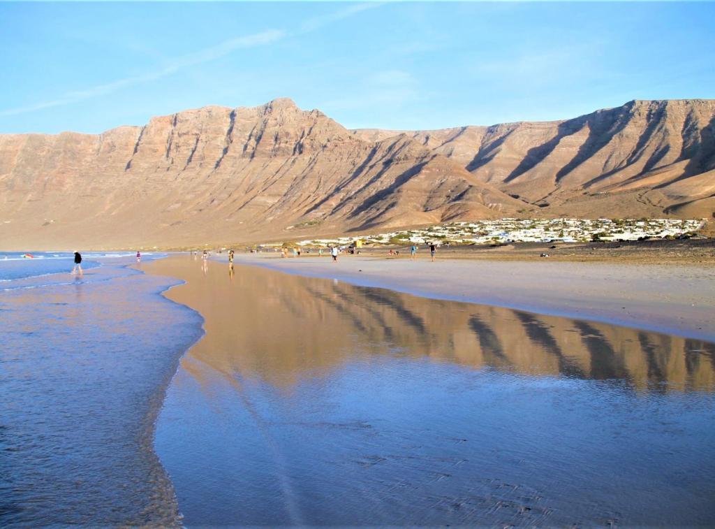 Canaryislandshost l Surf Lanzarote