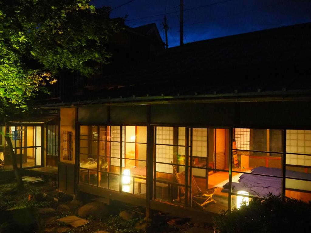 飲んで泊まれる古民家 -浮木-fumoku — Hotel in Chino