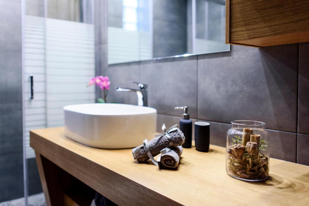 M&D Luxury Suites in central Athens photo